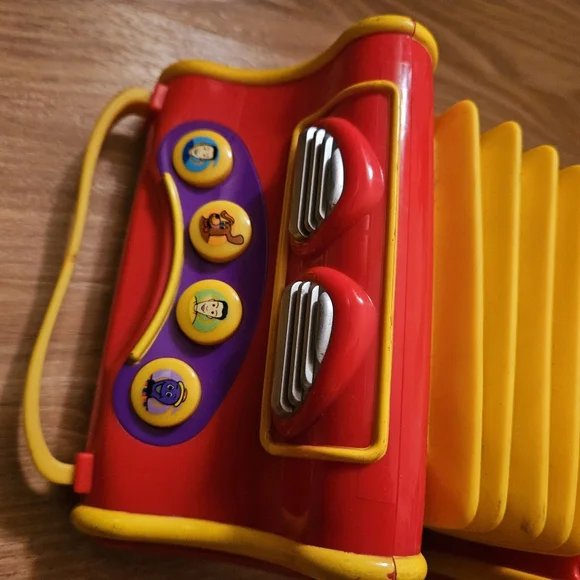The Wiggles Musical Singing Play Accordion - Picture 2 of 7